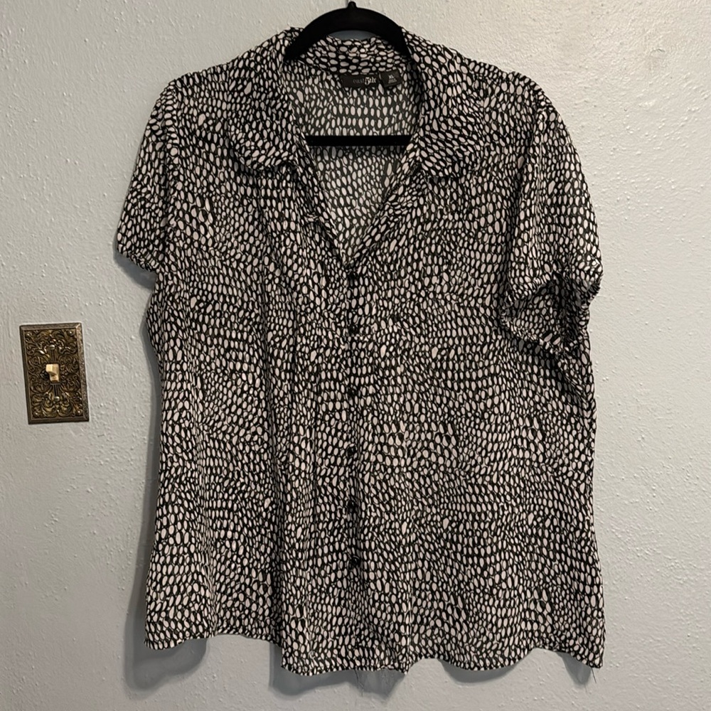 East 5th XL black and white print blouse